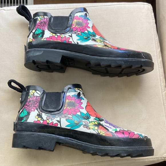 Stylish rain boots - Picture 4 of 6